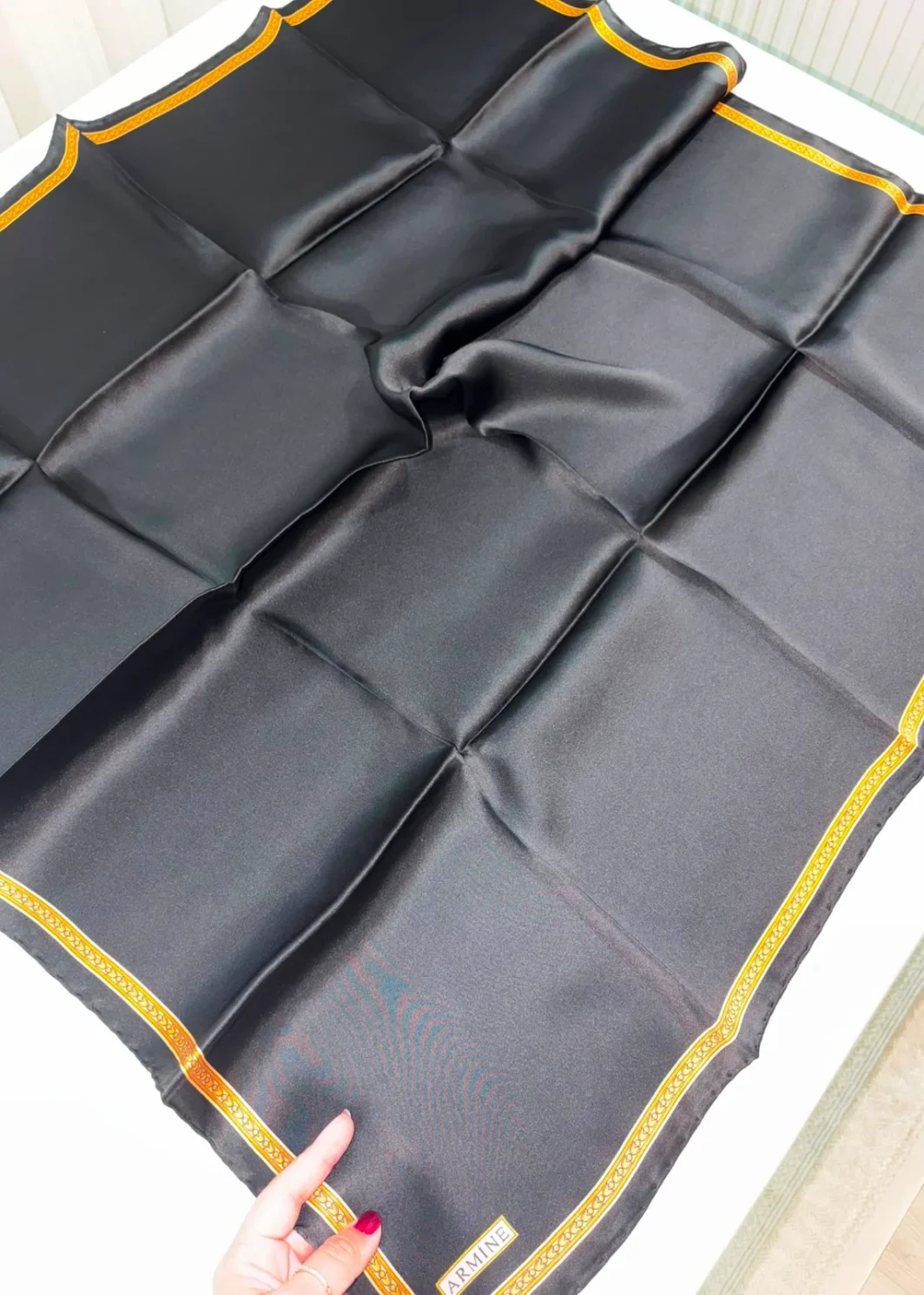 Écharpe Armine 100% Satin de Soie s24/25