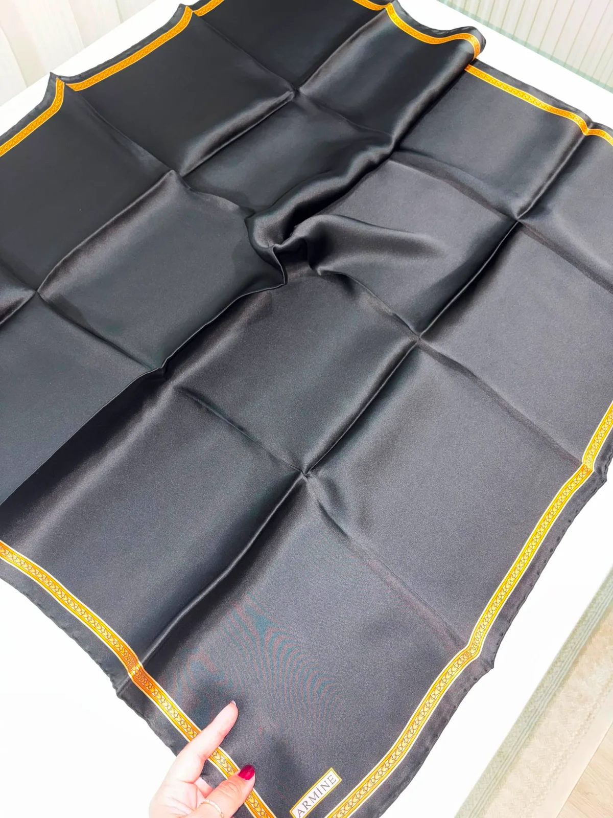 Écharpe Armine 100% Satin de Soie s24/25