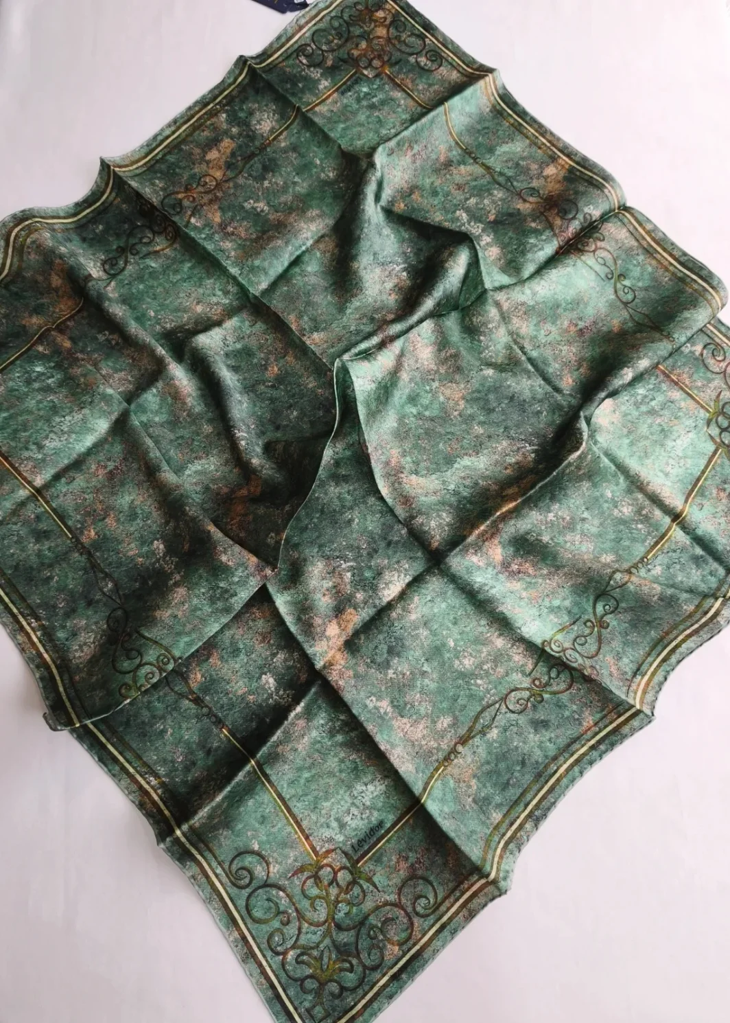 Écharpe Levidor – SURA IPEK Collection 2026