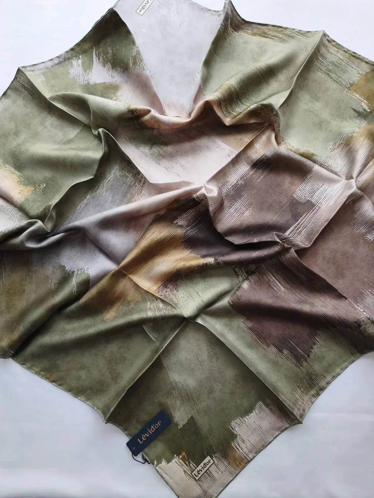 Écharpe Levidor – 100% Twill de Soie Collection 2026