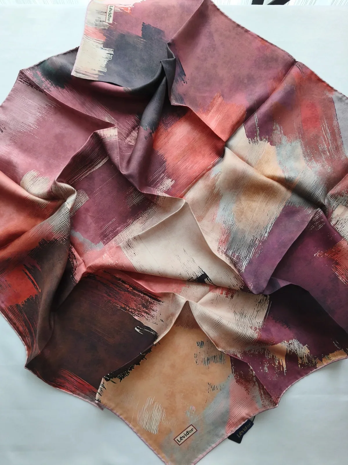 Écharpe Levidor – 100% Twill de Soie Collection 2026