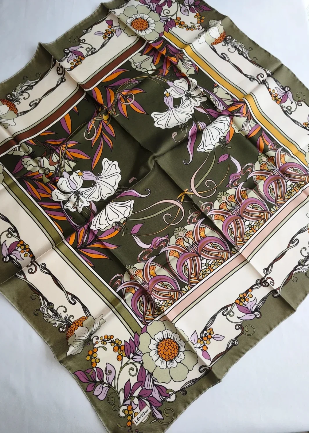 Écharpe Levidor – 100% Twill de Soie Collection 2026