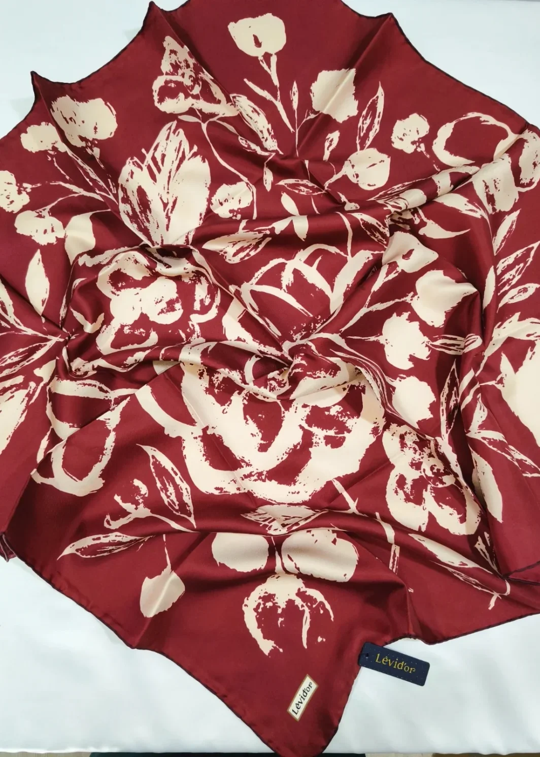 Écharpe Levidor – 100% Twill de Soie Collection 2026