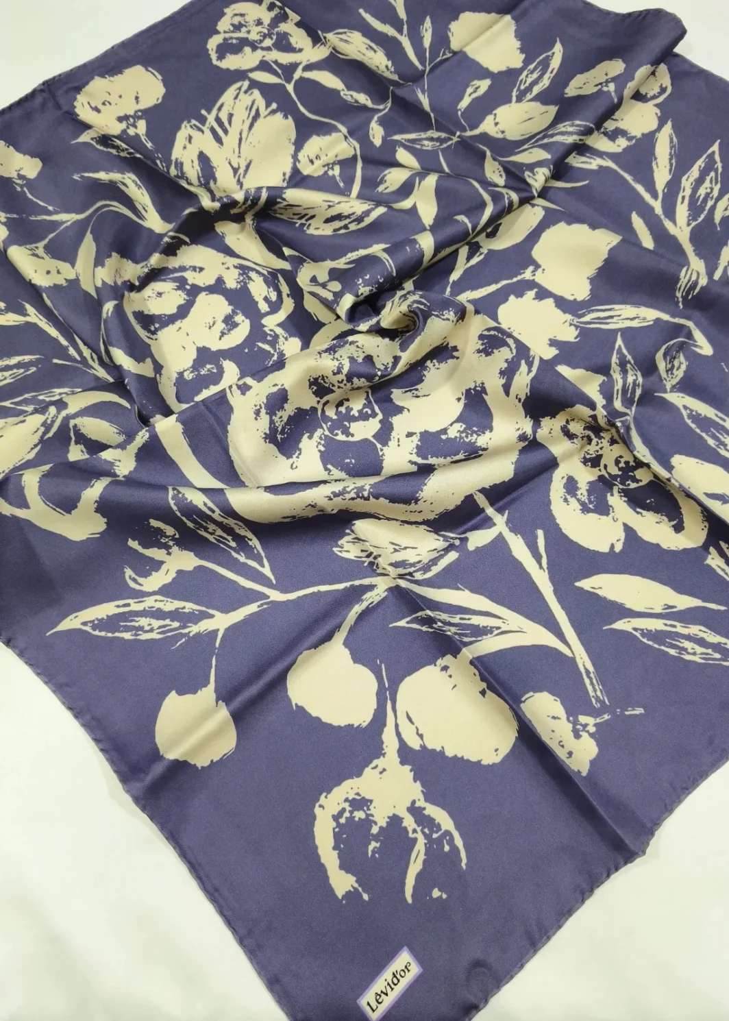 Écharpe Levidor – 100% Twill de Soie Collection 2026