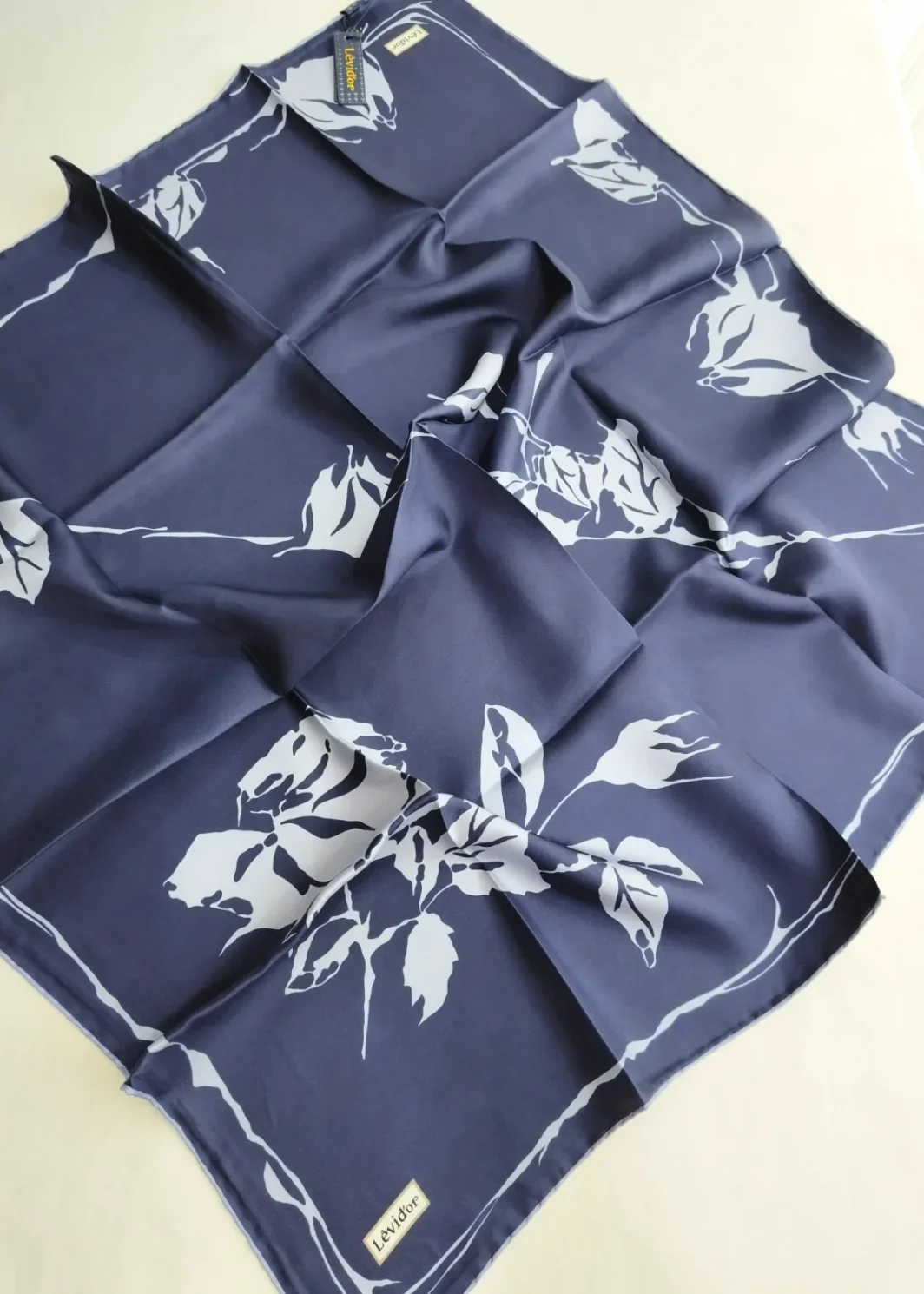Écharpe Levidor – 100% Twill de Soie Collection 2026