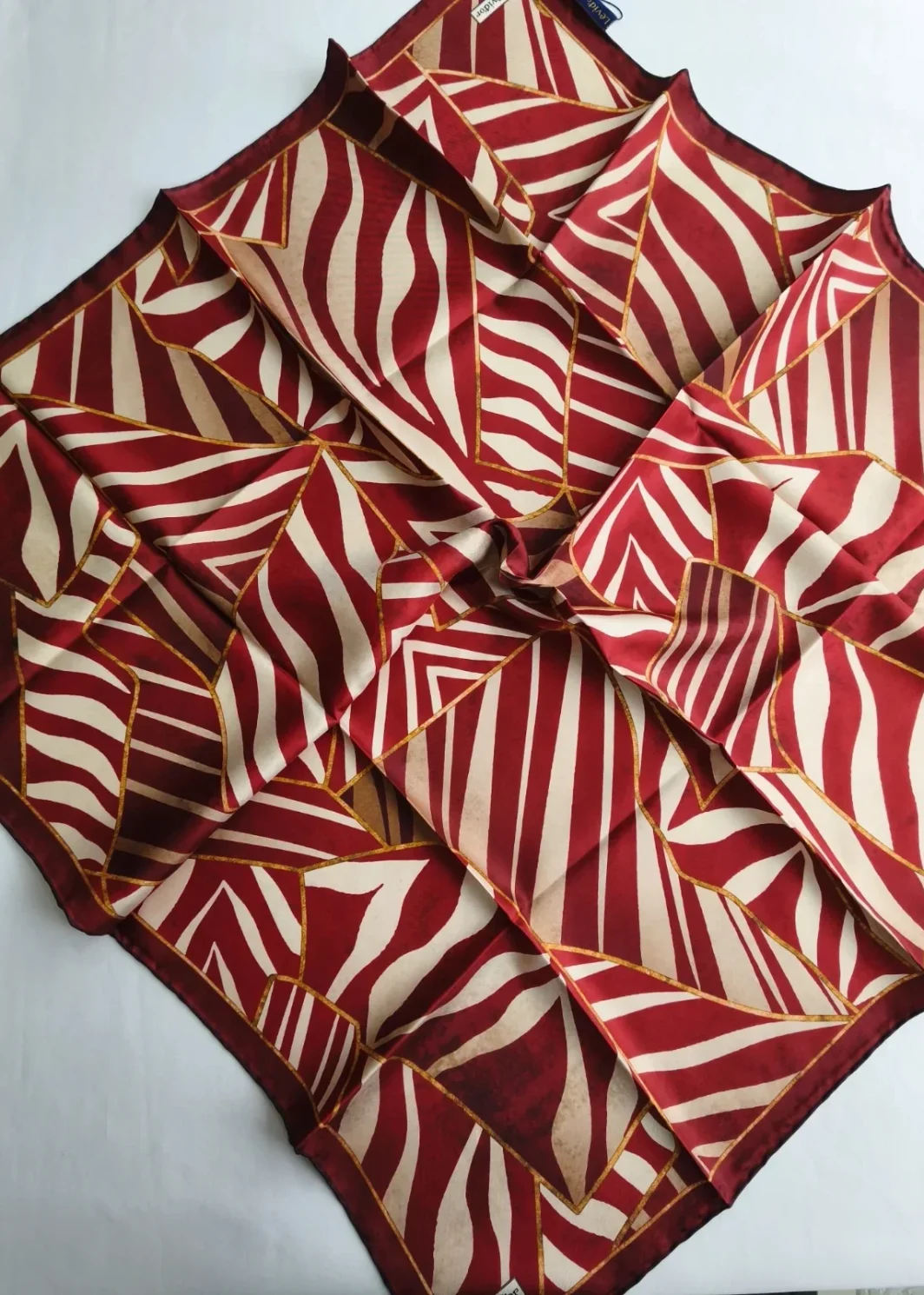 Écharpe Levidor – 100% Twill de Soie Collection 2026